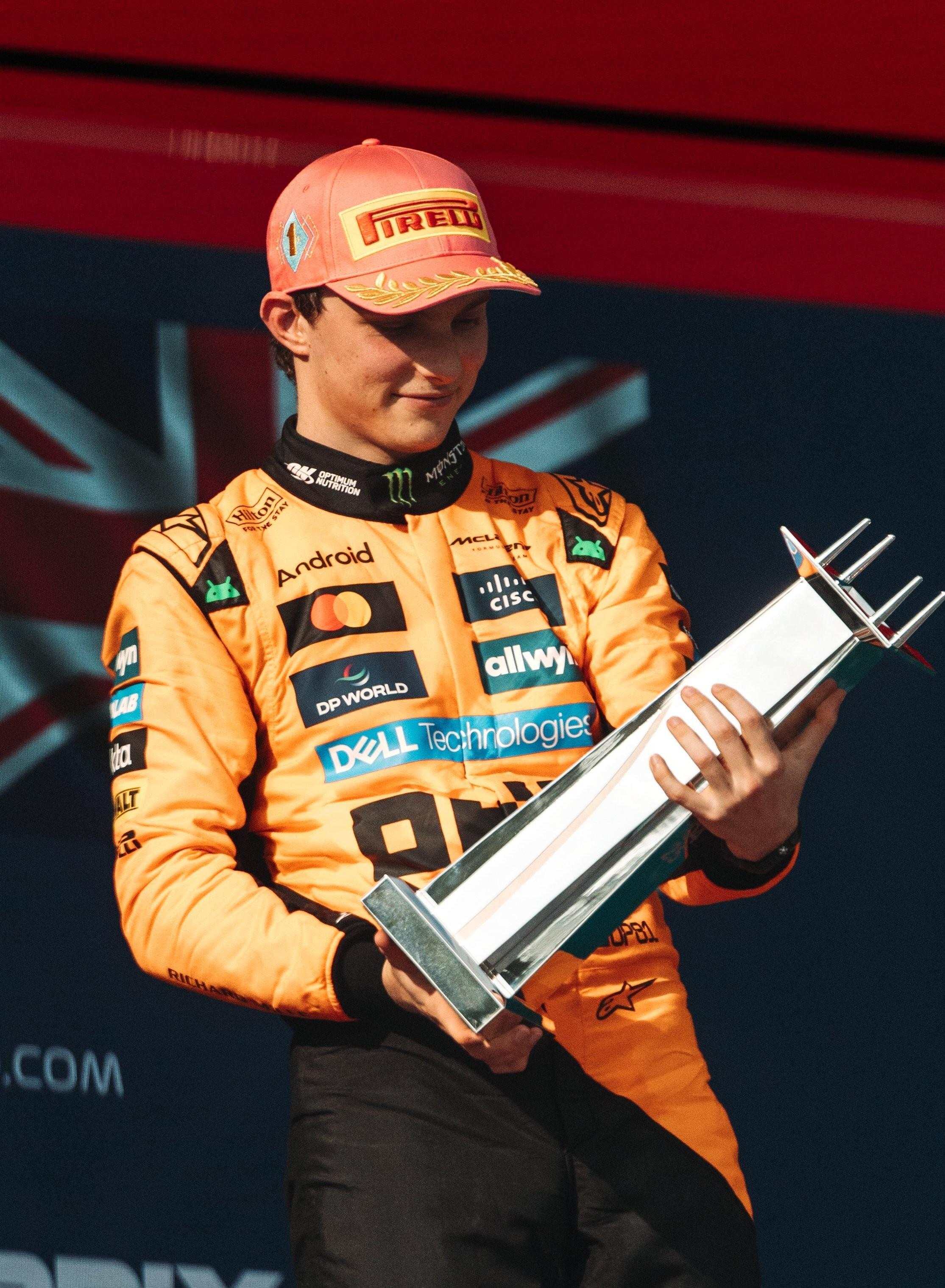 哈斯车队鏖战迈凯伦,佩雷兹高光表现的简单介绍 哈斯车队鏖战迈凯伦,佩雷兹高光表现的简单介绍