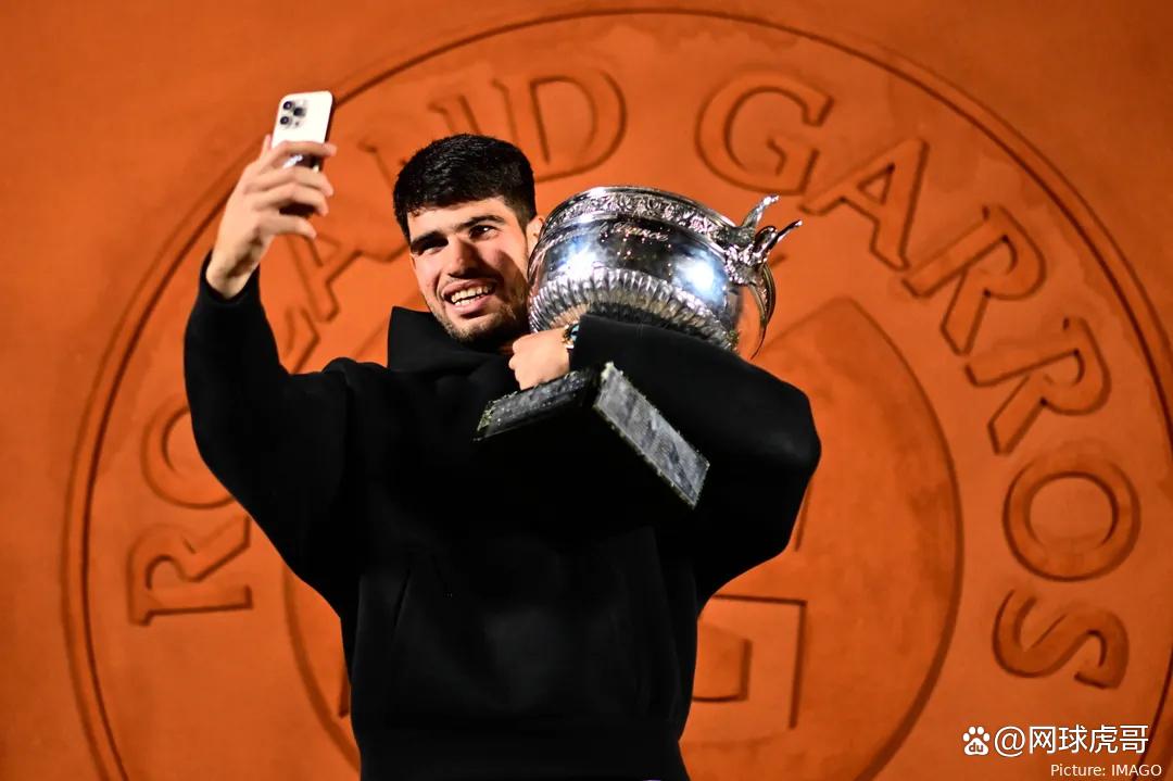 年终总决赛碾压法网，阿尔卡拉斯扛起全队