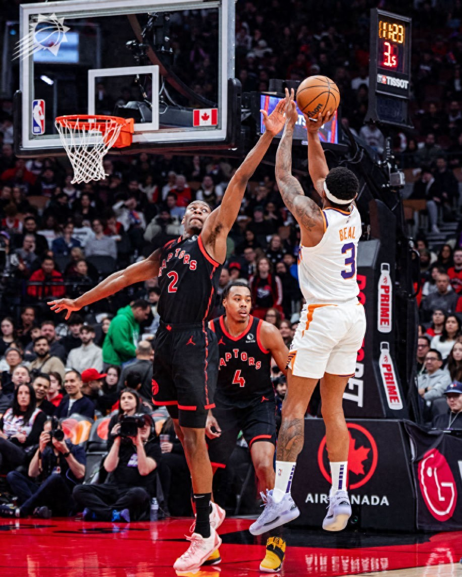 雷霆力克猛龙，范弗利特带队取胜