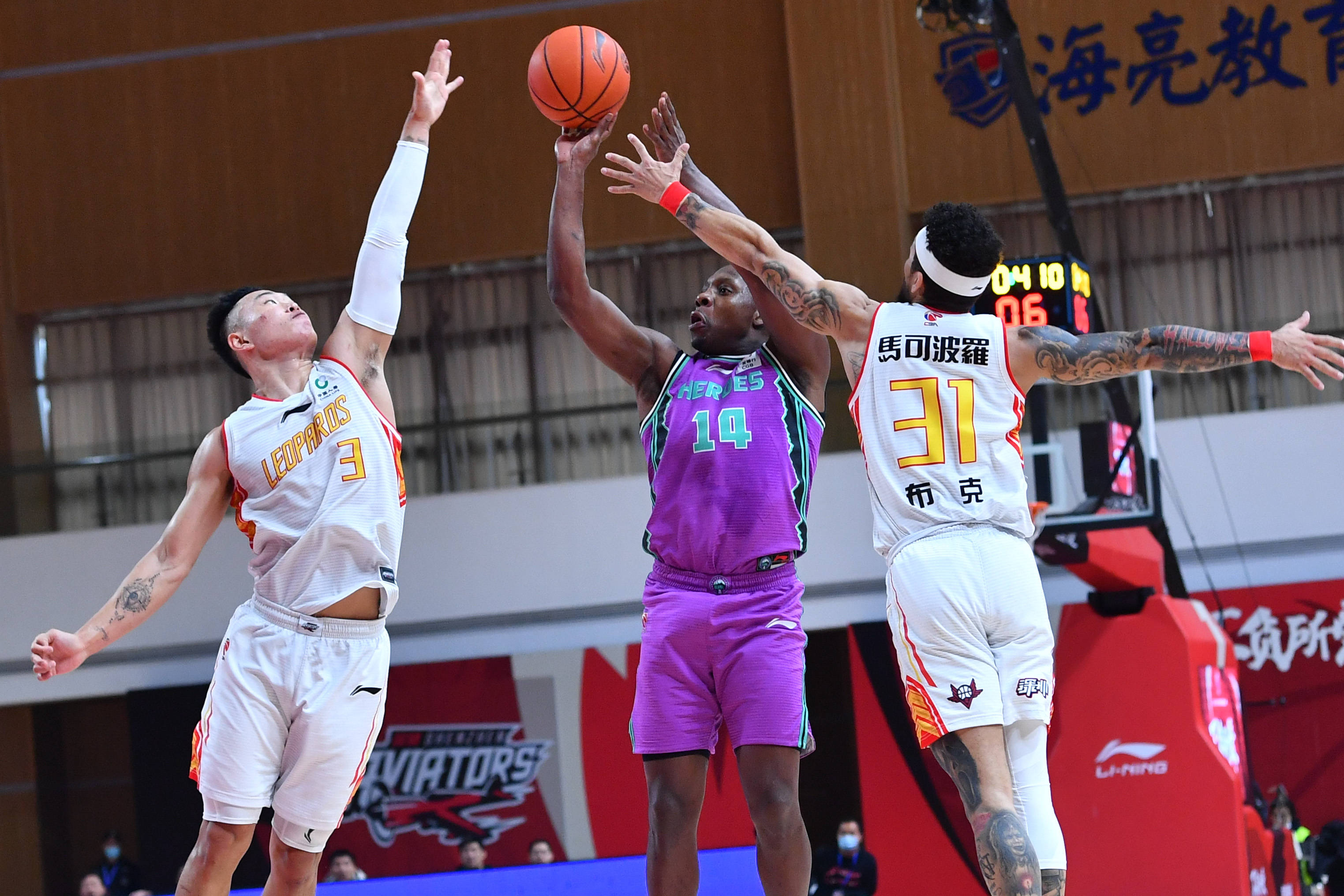 绿城惊险逆转迎来两连胜，冲出降级区！