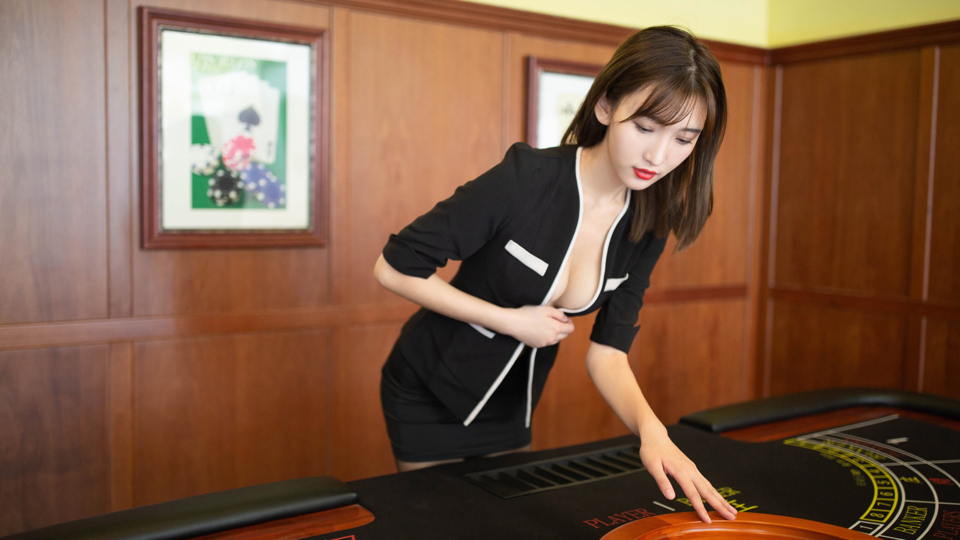 维也纳琴弦与东京球拍,体育不可预测性的双重奏