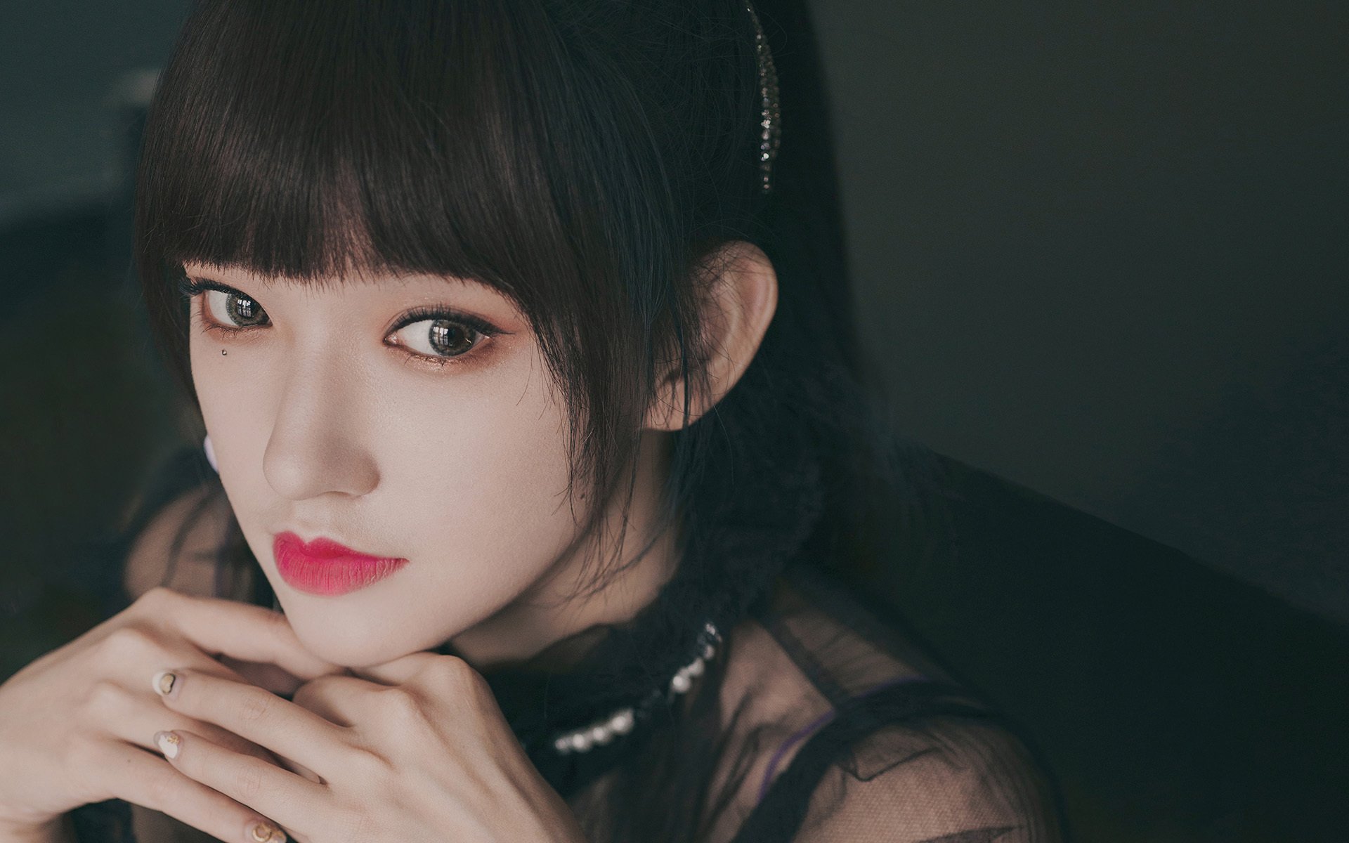 绿茵圣歌与篮球交响，跨越球场的激情王冠